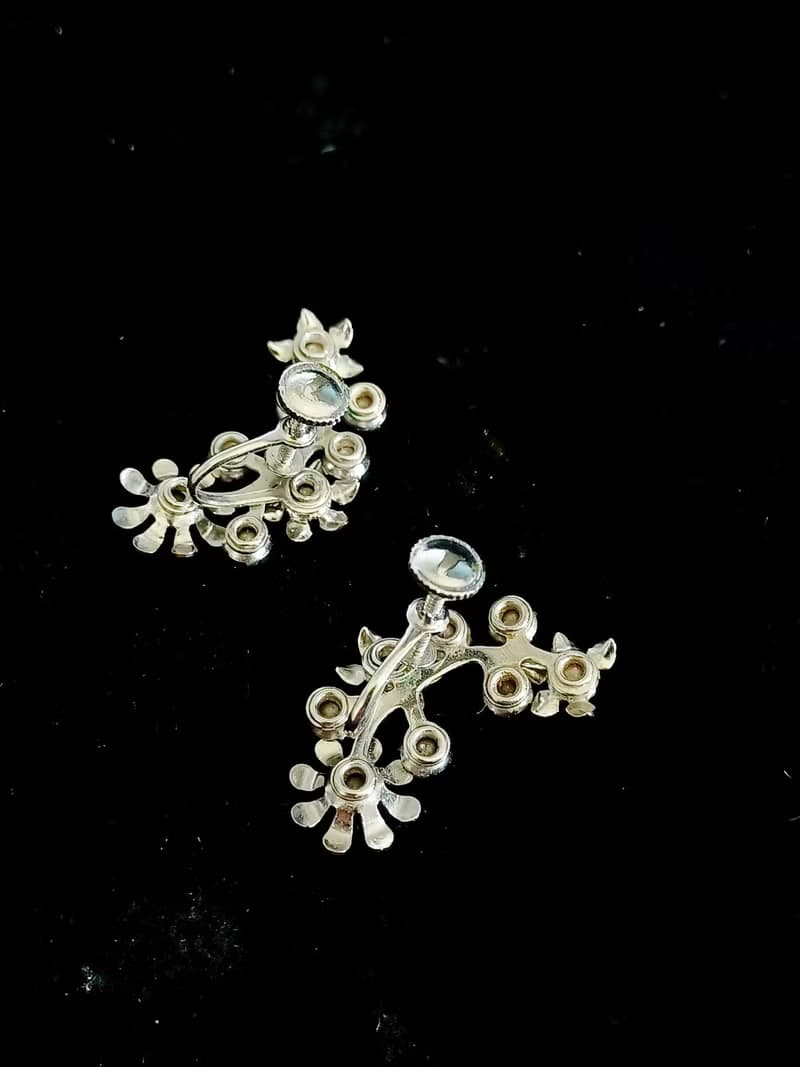 vintage jewelry 典雅亮銀攀枝萊茵花卉 夾式耳環