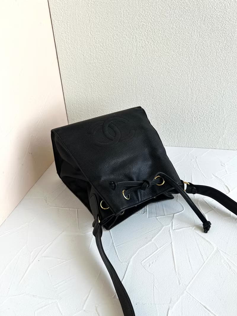 中古二手Chanel黑色魚子醬皮革水桶抽繩小包單肩側揹斜背孭手袋