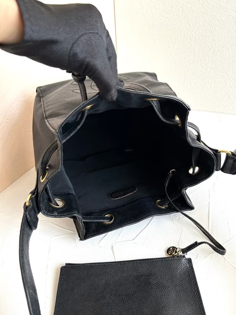 中古二手Chanel黑色魚子醬皮革水桶抽繩小包單肩側揹斜背孭手袋