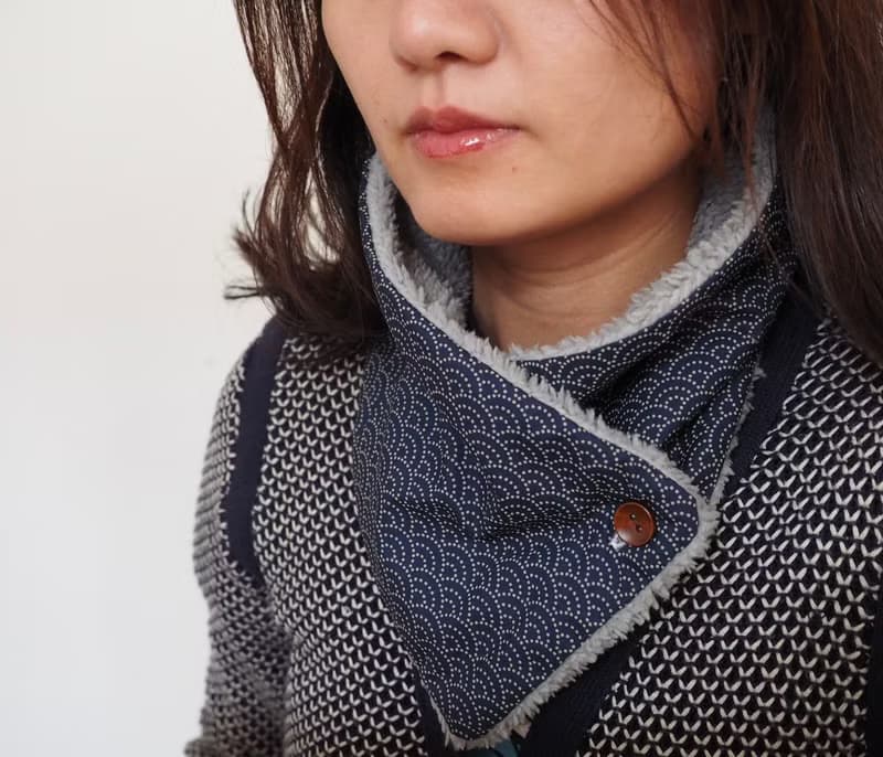 英國手工縫製 保暖圍巾圍脖頸巾 黑金和風波浪圖案 適合大小孩