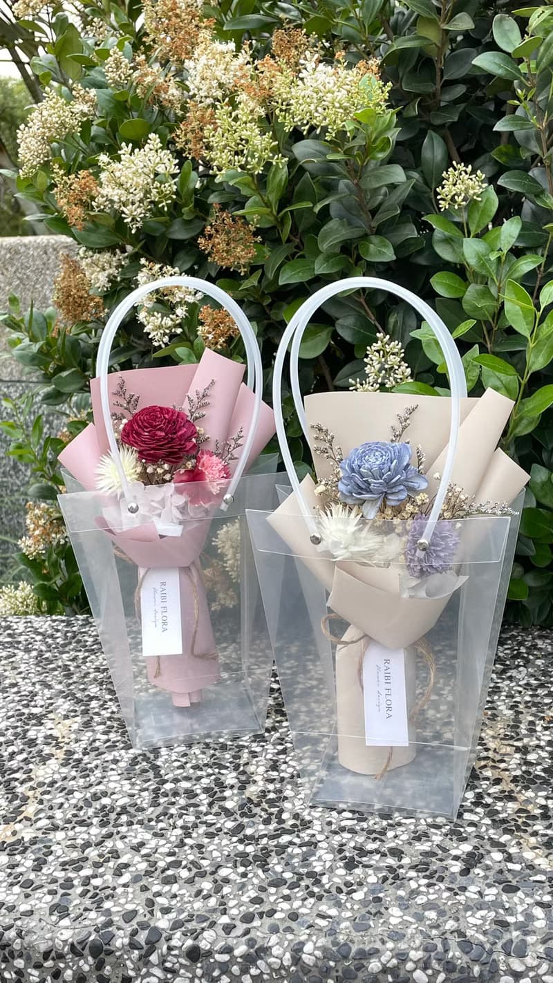 不朽的愛 限量新色 ; 母親節雙色康乃馨 乾燥花花束 玫瑰