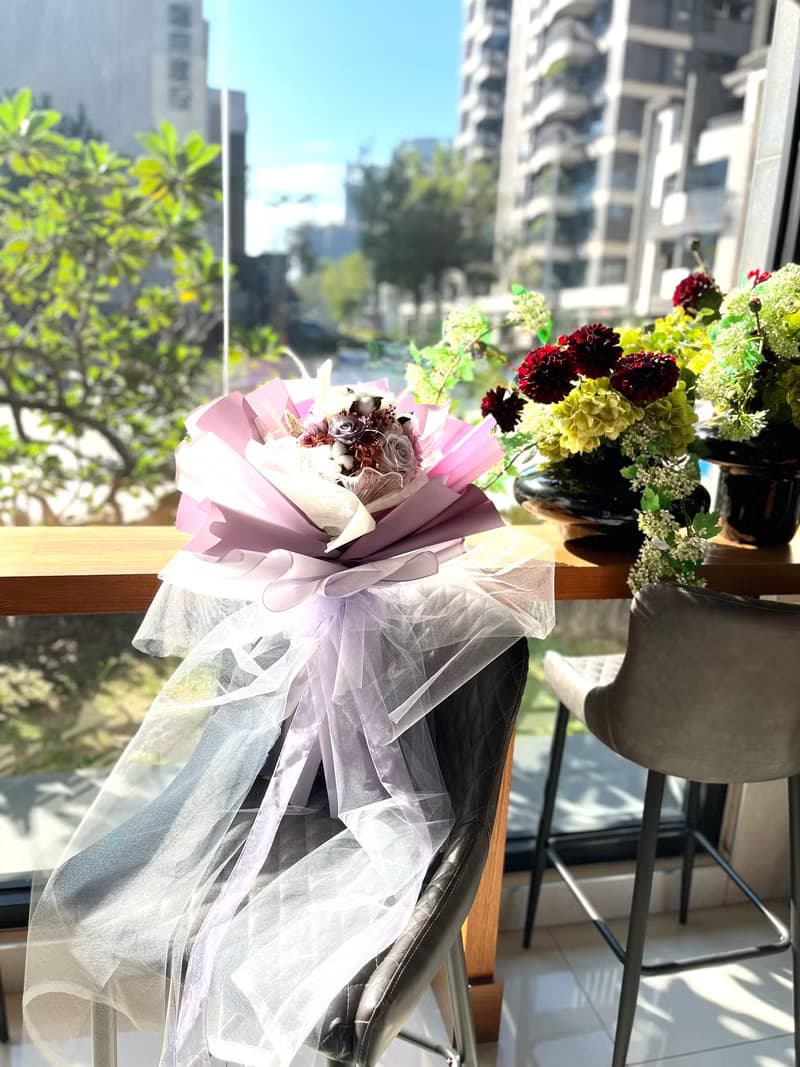 附贈線燈 浪漫紫色白紗款 浮誇系超大花束  生日/告白/求婚必備