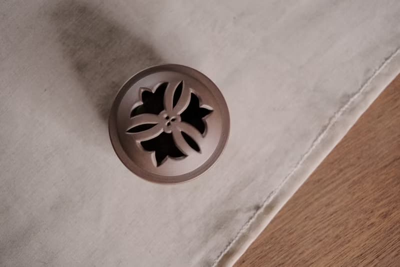 香爐 l 青瓷 刻花小香爐