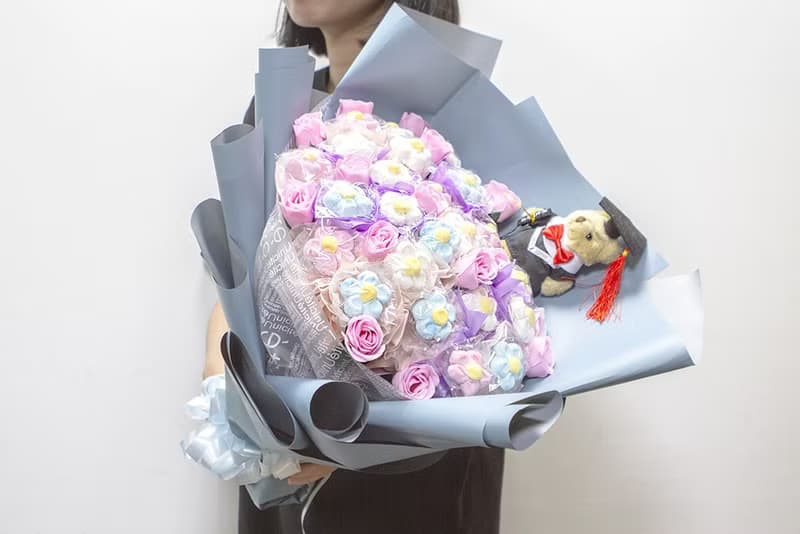 絢麗畢業熊花束(大花花棉花糖24支+香皂花15支)DM002