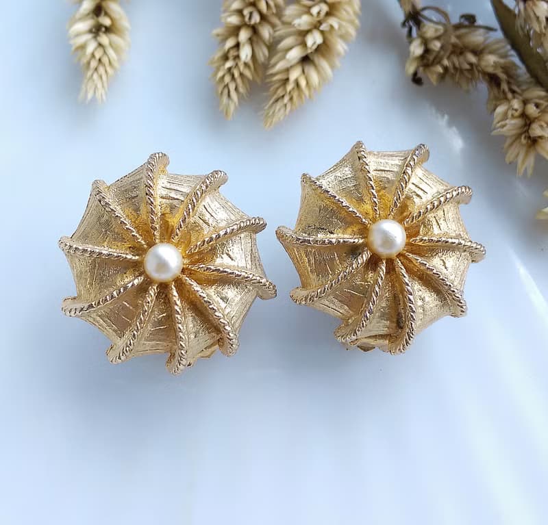 Vintage Jewelry 西洋古董飾品 旋轉仿珠 優雅 夾式耳環
