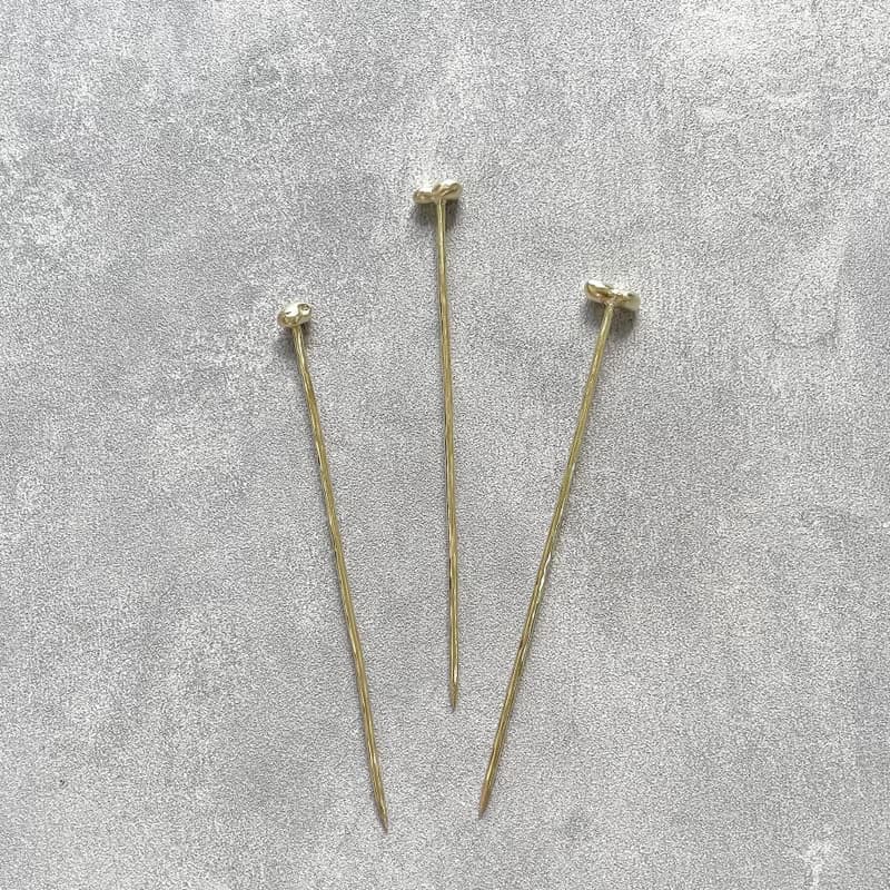 真鍮ビーズのカクテルピン