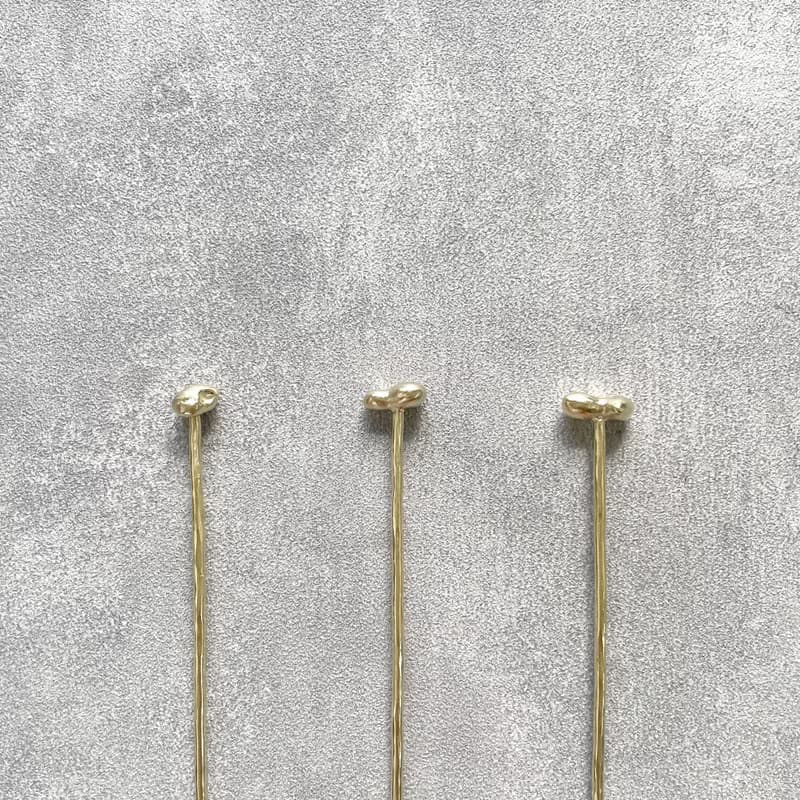 真鍮ビーズのカクテルピン