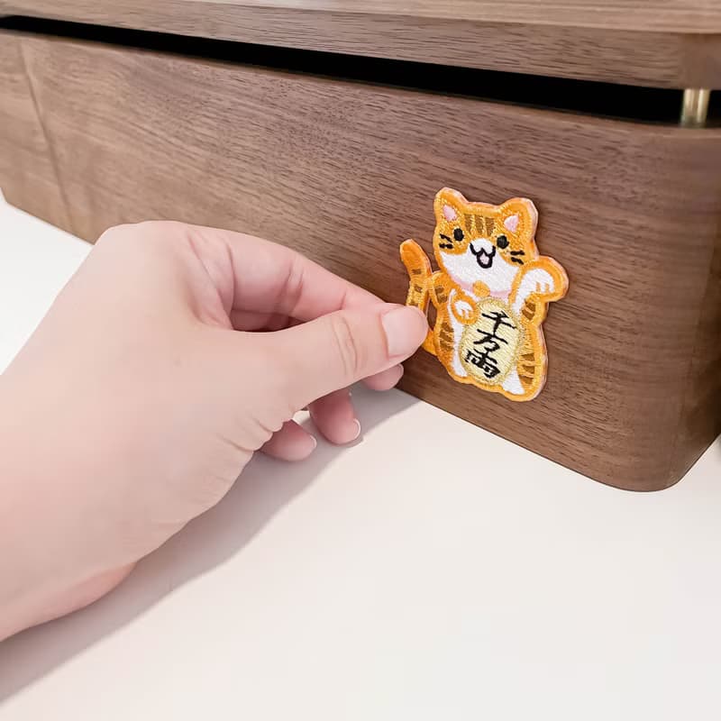 【招財貓特輯】好運喵喵燙貼|刺繡貼紙|行李箱貼