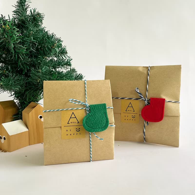 一隻長頸鹿塑膠口金迷你斜揹包/零錢包/黃/白