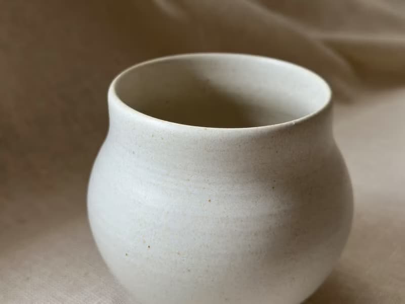 小麥釉圓瓶