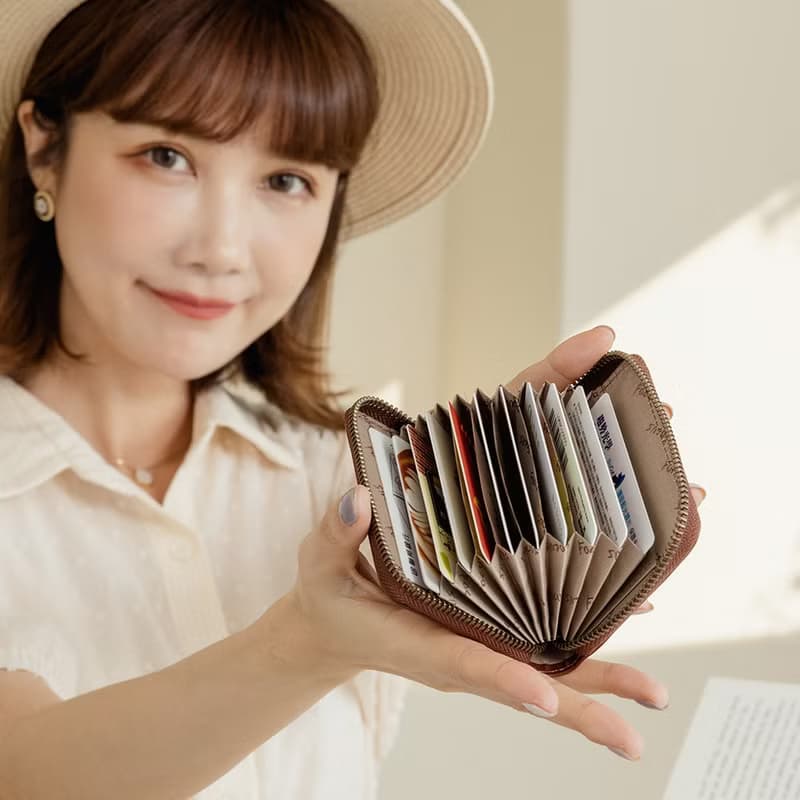 真皮信用卡夾包 / 12卡片收納包 / 名片夾_咖/藍/綠/3色任選F2127