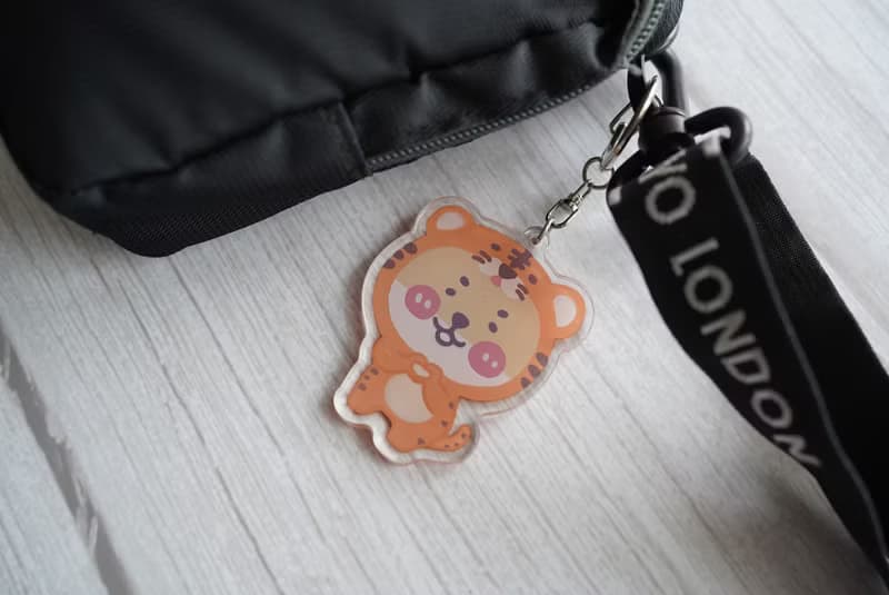 柴柴壓克力吊飾-白色招財貓