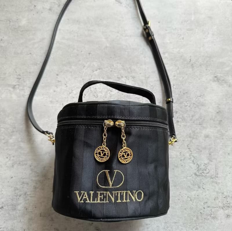 中古正品  Valentino Garavani 圓桶手袋 化妝盒 意大利製 斜背包