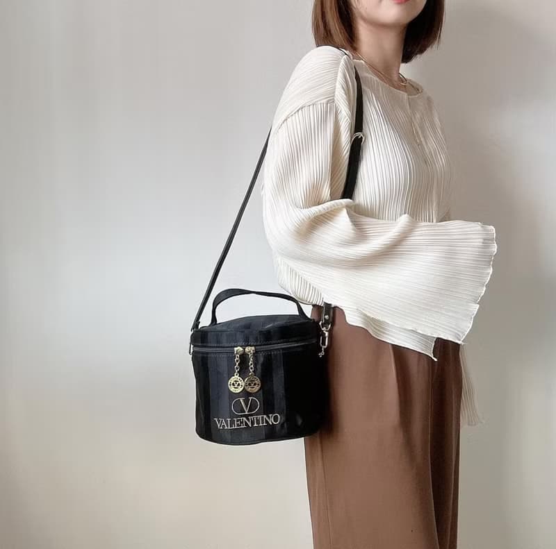 中古正品  Valentino Garavani 圓桶手袋 化妝盒 意大利製 斜背包