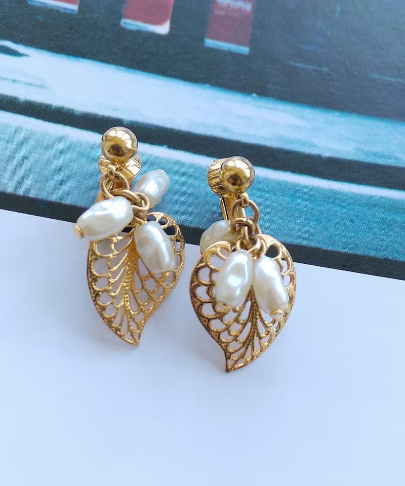 Vintage Jewelry 西洋古董飾品 AVON 垂墜小珠 小葉 夾式耳環