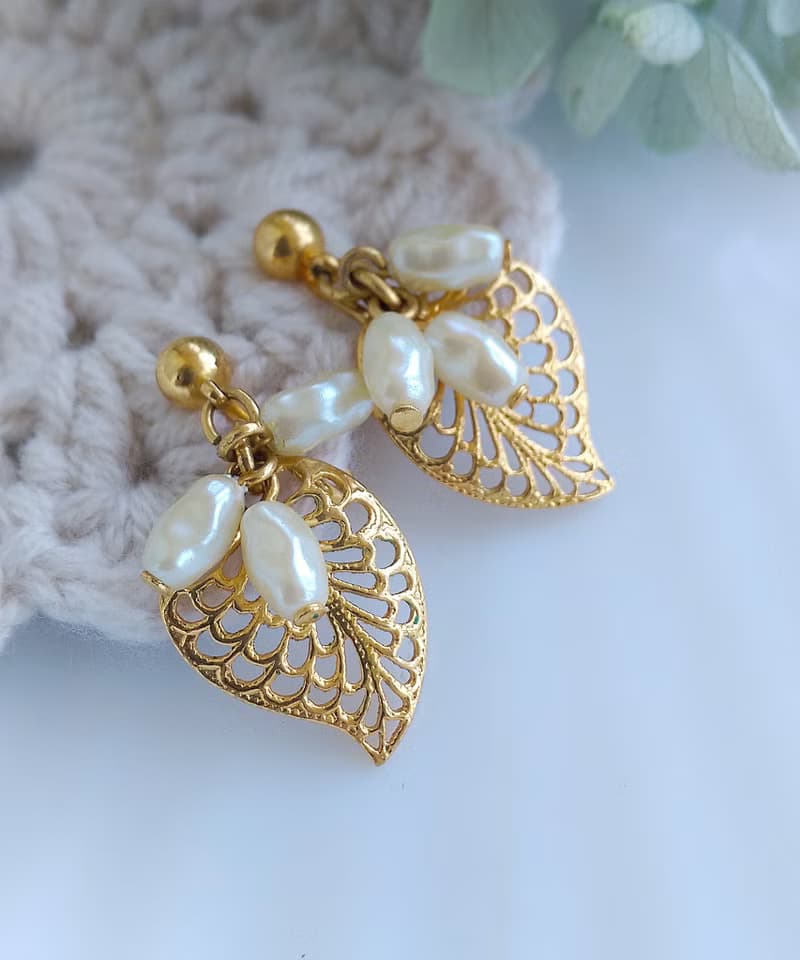 Vintage Jewelry 西洋古董飾品 AVON 垂墜小珠 小葉 夾式耳環