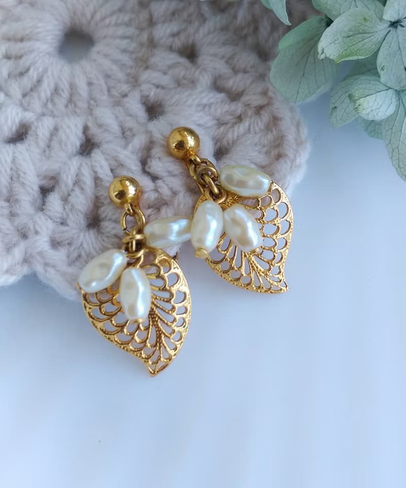 Vintage Jewelry 西洋古董飾品 AVON 垂墜小珠 小葉 夾式耳環