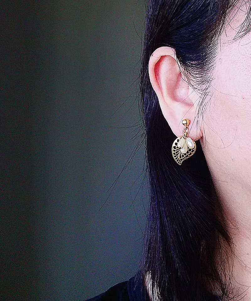 Vintage Jewelry 西洋古董飾品 AVON 垂墜小珠 小葉 夾式耳環