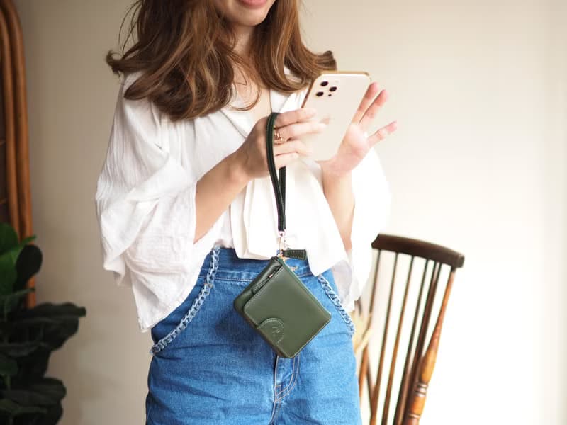 Mary (Green) : Mini wallet, short wallet, cow leather, Brown-grey, Zip pouch