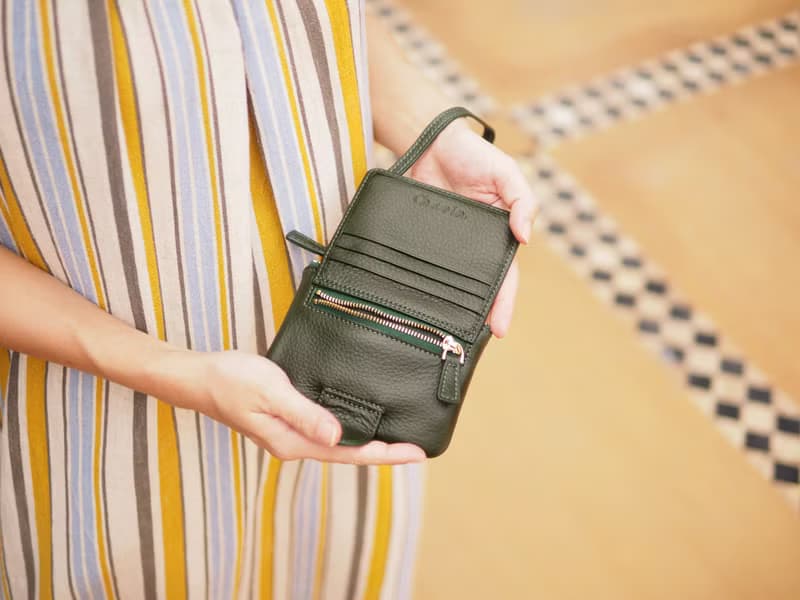 Mary (Green) : Mini wallet, short wallet, cow leather, Brown-grey, Zip pouch