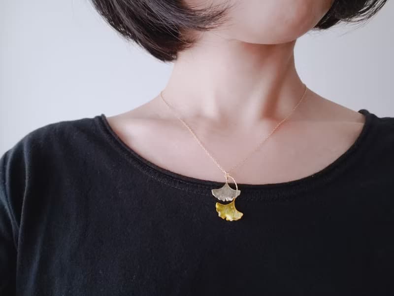 銀杏ネックレス　イエロー & ゴールド