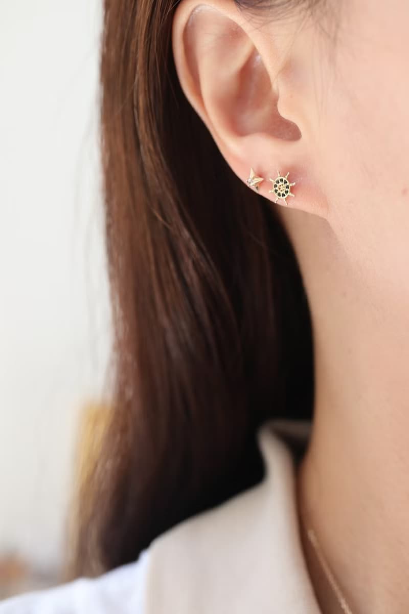 14K Black Rudder Piercing 黑舵輪鎖珠耳環(單個 )耳窩 不退色