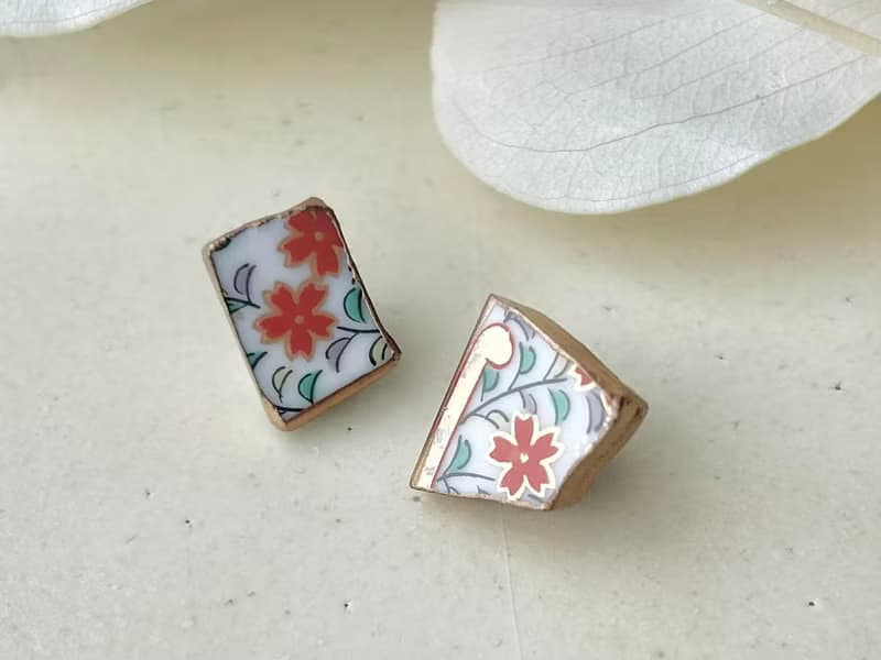 【金具が選べる】有田焼　金継ぎ　ピアス　イヤリング　花柄　リーフ柄　伝統工芸　No.177
