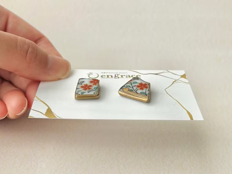 【金具が選べる】有田焼　金継ぎ　ピアス　イヤリング　花柄　リーフ柄　伝統工芸　No.177