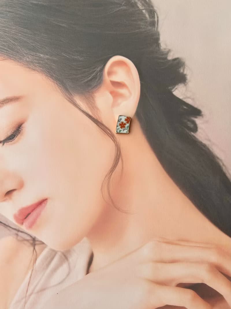 【金具が選べる】有田焼　金継ぎ　ピアス　イヤリング　花柄　リーフ柄　伝統工芸　No.177