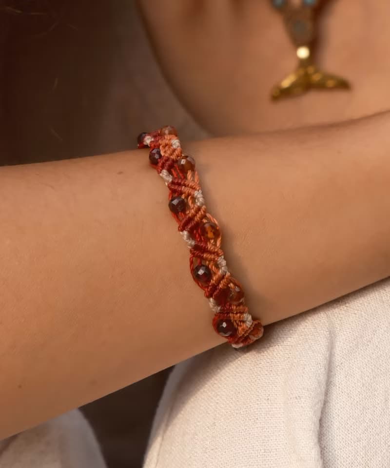女神能量編織手繩//紅石榴石|橘石榴石|太陽石|月光石