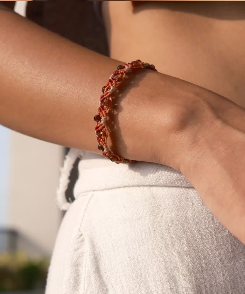 女神能量編織手繩//紅石榴石|橘石榴石|太陽石|月光石