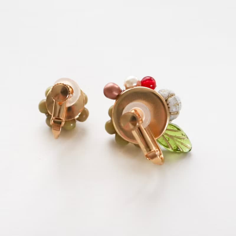 森林果實盛開花束 / 捷克珠飾 ( 耳環・耳夾 )