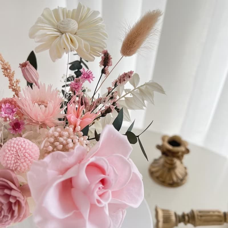 SEE 看見花藝設計 | 永生花 | 玫瑰 |   粉色浪漫擴香牛奶花瓶