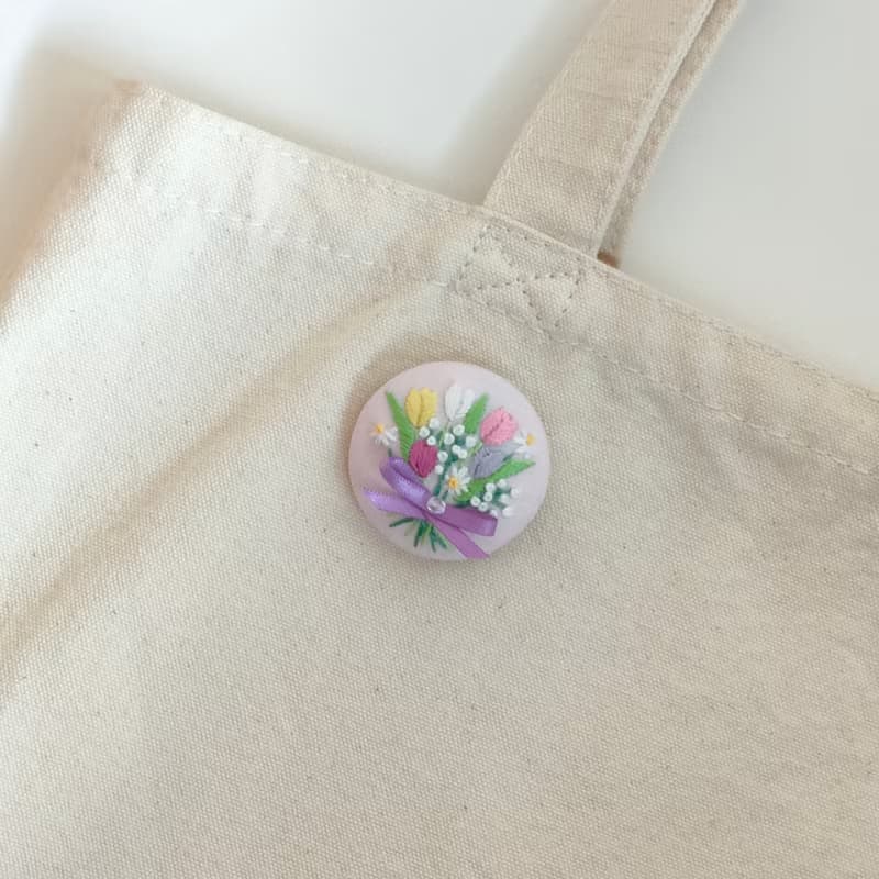 パステルカラーのチューリップ花束刺繍ブローチor刺繍ヘアゴム