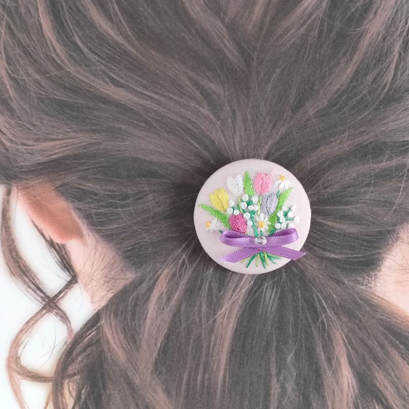 パステルカラーのチューリップ花束刺繍ブローチor刺繍ヘアゴム