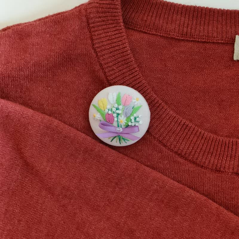 パステルカラーのチューリップ花束刺繍ブローチor刺繍ヘアゴム