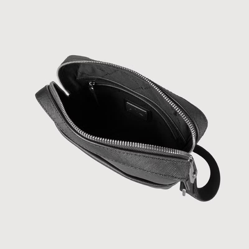 【滿3999送鑰匙圈】格瑞克-D1-A 直式斜背包-黑色/BF578-17-BK