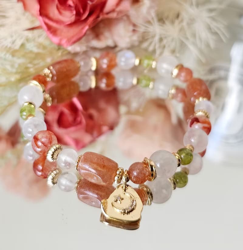 璀璨閃耀的暖陽-正能量/太陽石 /橄欖石/紅膠花/月光石水晶手鍊