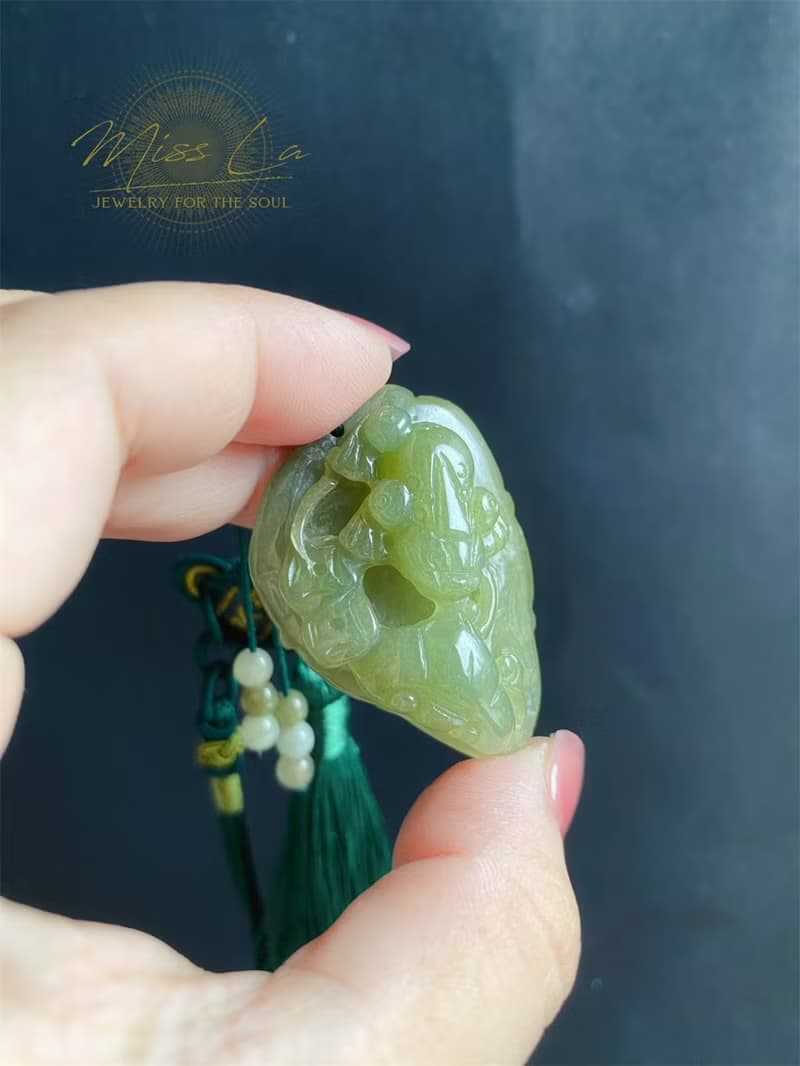 天然緬甸玉 翡翠 翹色巧雕 老油青 如意 三腳金蟾 招財進寶 包掛