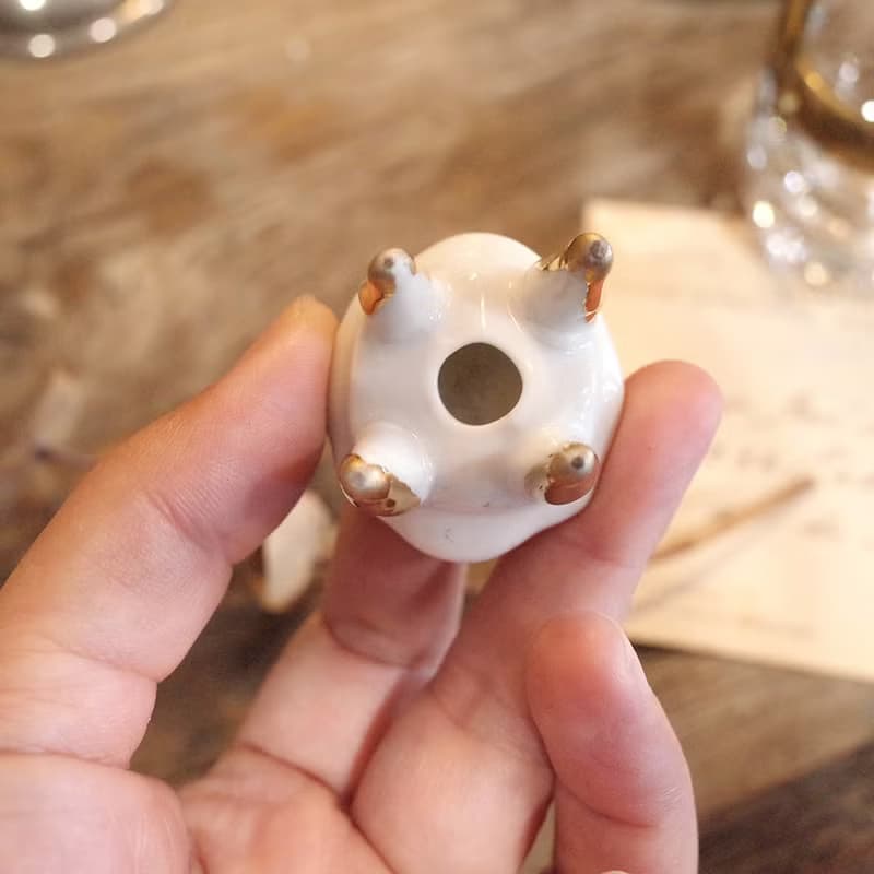 葡萄牙帶回老件.古董娃娃屋配件.迷你描金小桌.瓷器