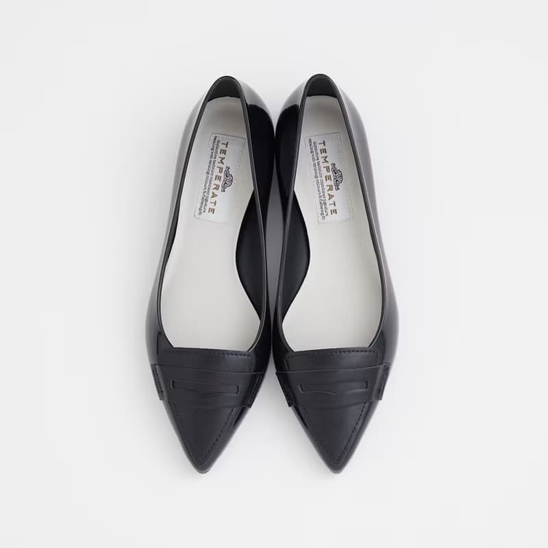 TAMARA 黑色 PVC 尖頭平底鞋