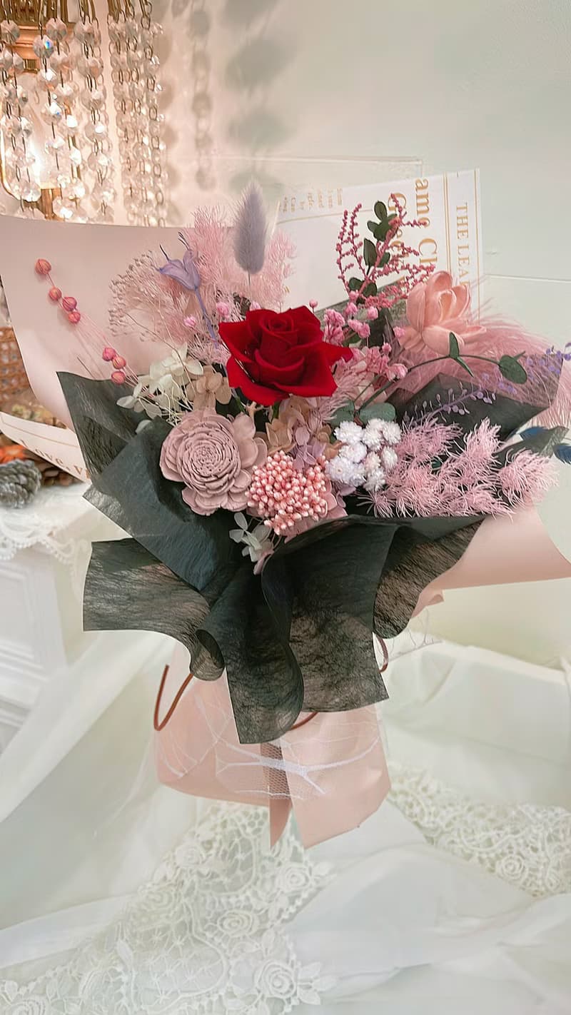 永生花束. 情人節.求婚.公證結婚.儀式感.生日.畢業.母親節