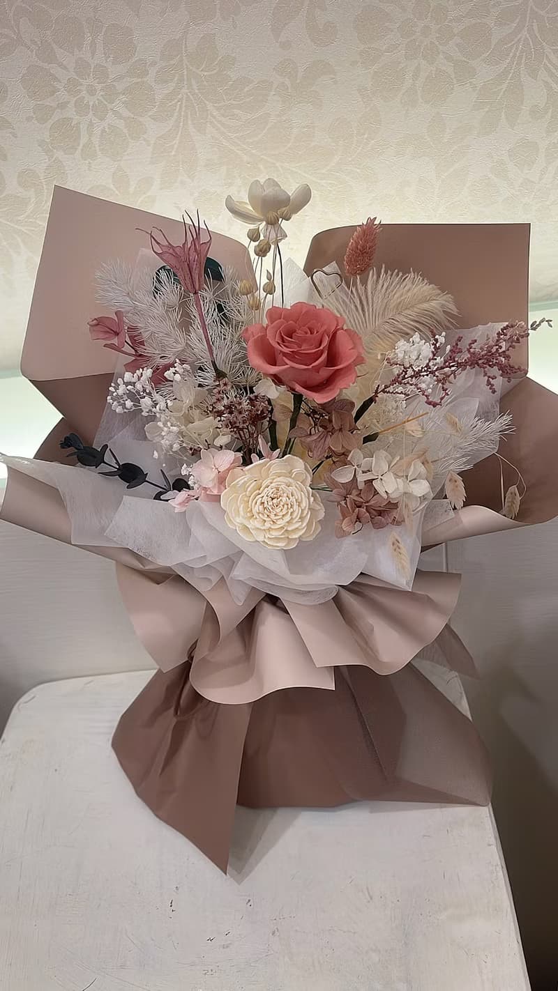 永生花束. 情人節.求婚.公證結婚.儀式感.生日.畢業.母親節