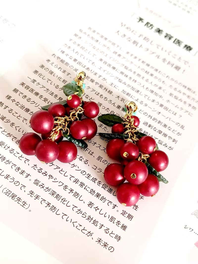 vintage jewelry  豔紅聖誕果實 夾式耳環