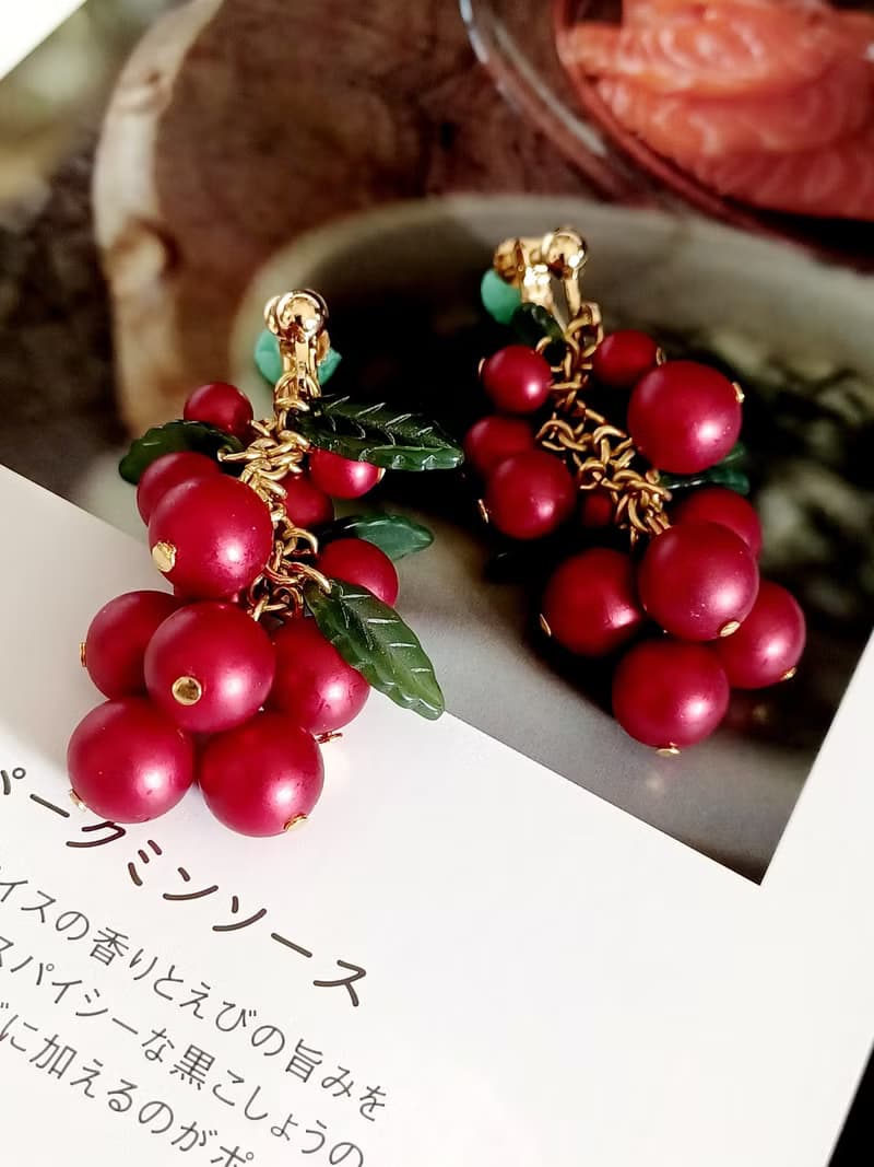 vintage jewelry  豔紅聖誕果實 夾式耳環