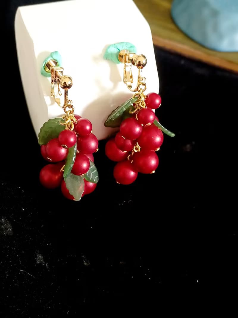 vintage jewelry  豔紅聖誕果實 夾式耳環
