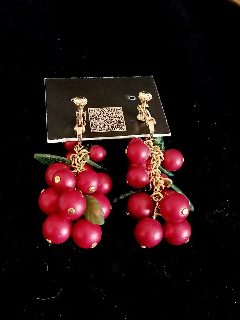 vintage jewelry  豔紅聖誕果實 夾式耳環