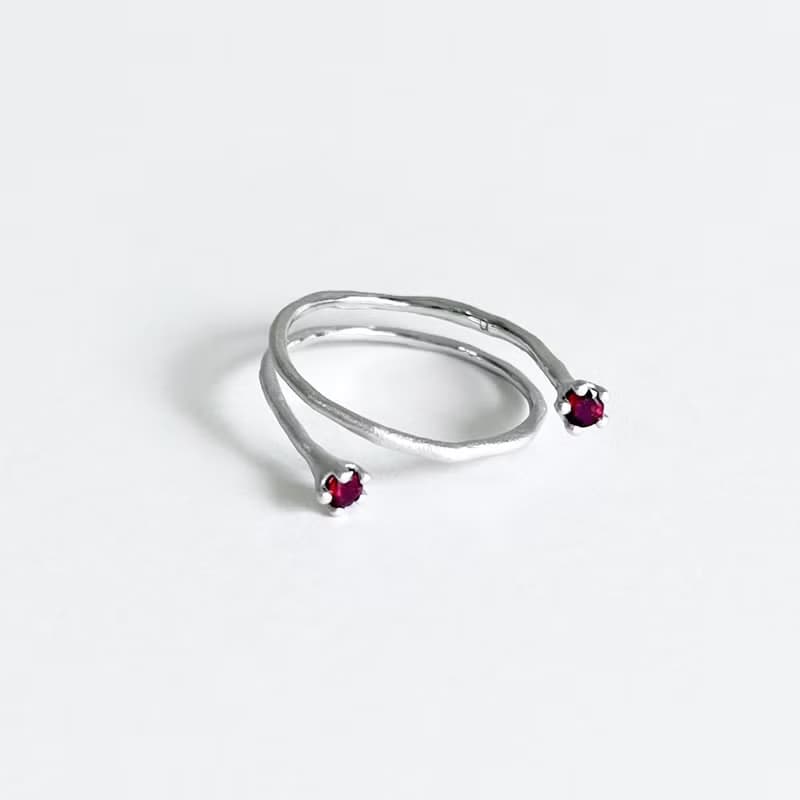 Mollis Ring (Garnet) sand blast finishing