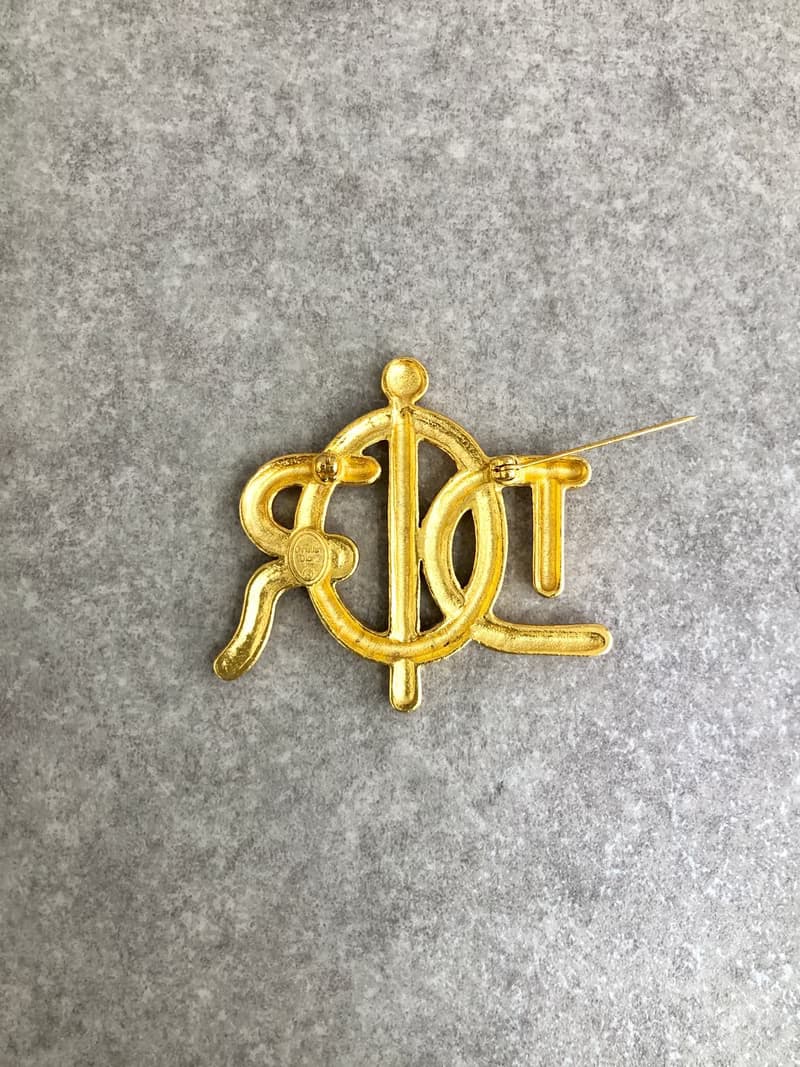 【 日本直送　名牌中古包 】Christian Dior クリスチャン ディオール ブローチ ロゴ ストーン vintage ヴィンテージ mwcad6