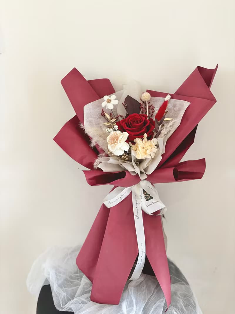 sueing_blossom  厄瓜多永生玫瑰告白花束 (M)